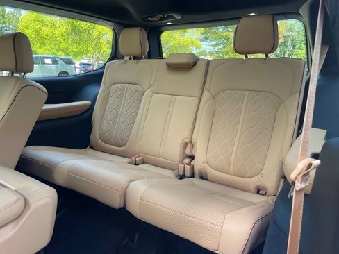 Used 2025 Jeep Grand Wagoneer Series III AWD/4WD image 30