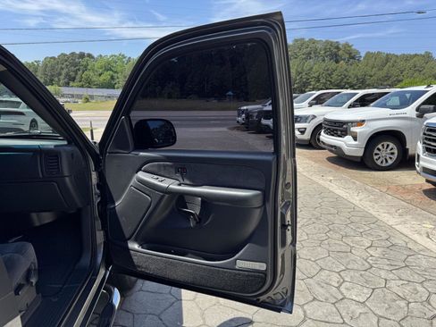 Used 2002 Chevrolet Silverado 1500 LS w/ Off-Road Chassis Pkg AWD/4WD image 15
