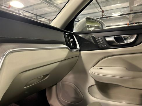 Certified 2023 Volvo S60 T8 Ultimate image 18