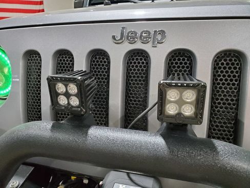 Used 2016 Jeep Wrangler Unlimited Rubicon w/ Connectivity Group AWD/4WD image 50