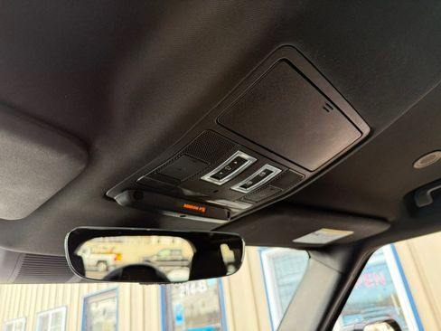 Used 2022 Land Rover Defender 110 X-Dynamic SE image 15