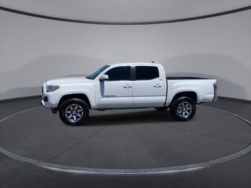 Certified 2022 Toyota Tacoma SR5 AWD/4WD image 6