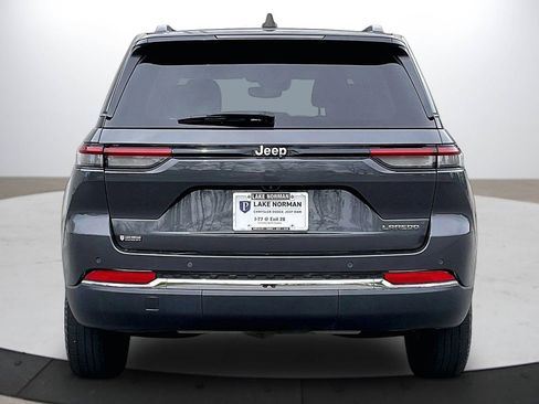 Used 2023 Jeep Grand Cherokee Laredo image 8