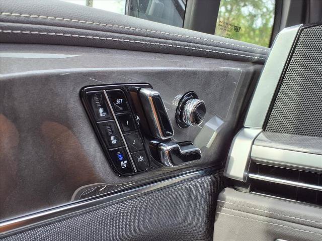 New 2026 Cadillac Escalade IQ Luxury 1 w/ LPO, Floor Liner Package AWD/4WD image 18