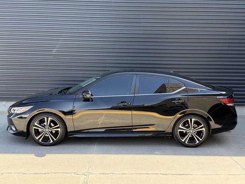 Used 2022 Nissan Sentra SR w/ SR Premium Package FWD image 9