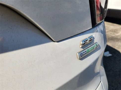 Used 2017 Ford Escape SE w/ SE Leather Comfort Package image 9