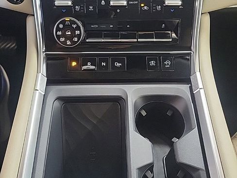 New 2025 Nissan Armada Platinum Reserve image 33