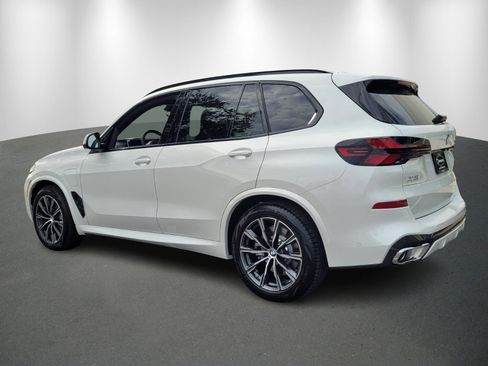 New 2026 BMW X5 xDrive50e w/ M Sport Package image 5