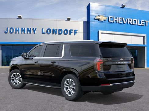 New 2026 Chevrolet Suburban LT AWD/4WD image 3