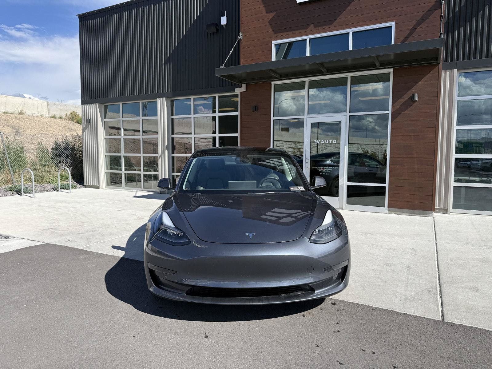 Used 2022 Tesla Model 3 Long Range AWD/4WD image 3