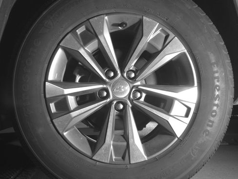 Used 2025 Chevrolet Equinox LT FWD image 14
