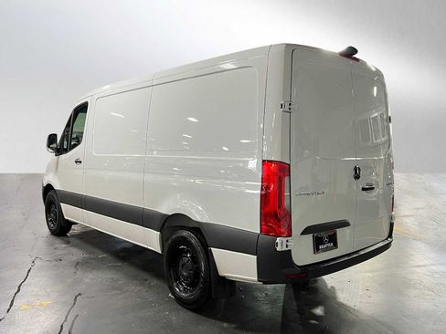 Used 2025 Mercedes-Benz Sprinter 2500 image 5