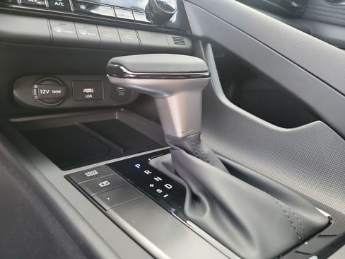 Used 2025 Hyundai Elantra Sport FWD image 21