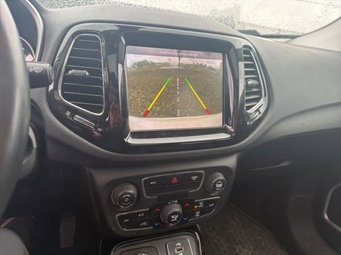 Used 2018 Jeep Compass Limited AWD/4WD image 12