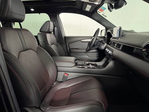 Used 2025 Honda Pilot Black Edition image 34