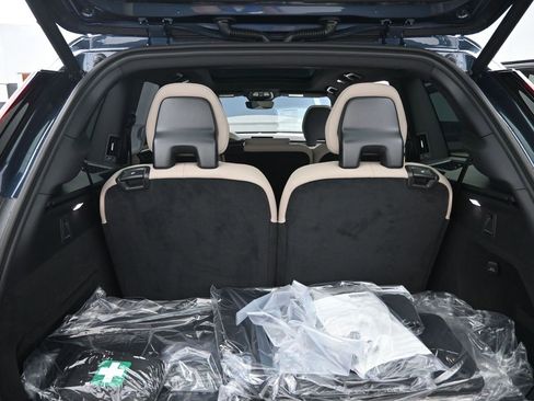 New 2026 Volvo XC90 B6 Plus w/ Protection Package Premier image 32
