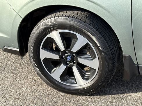 Used 2017 Subaru Forester 2.5i Premium image 11