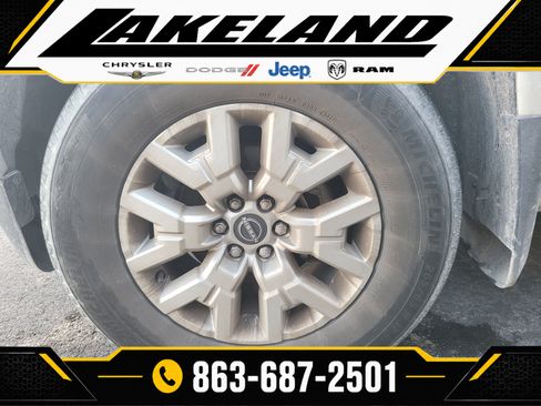 Used 2022 Nissan Frontier SV RWD image 9