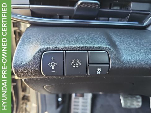 Certified 2025 Hyundai Elantra SEL image 29