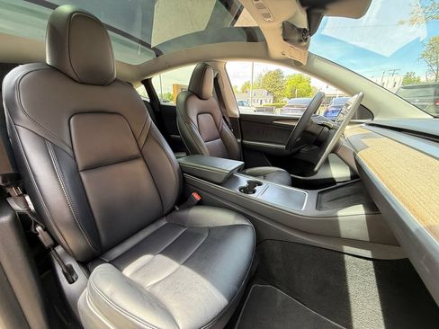Used 2023 Tesla Model Y Long Range AWD/4WD image 39