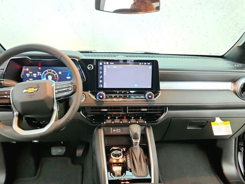 Used 2024 Chevrolet Colorado LT w/ LT Convenience Package image 44