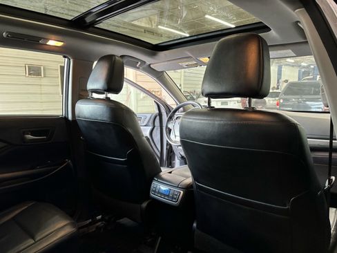 Used 2018 Toyota Highlander Limited Platinum image 30