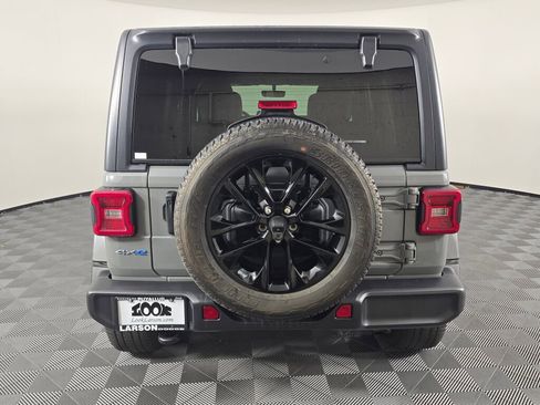 Used 2021 Jeep Wrangler Unlimited Sahara image 4