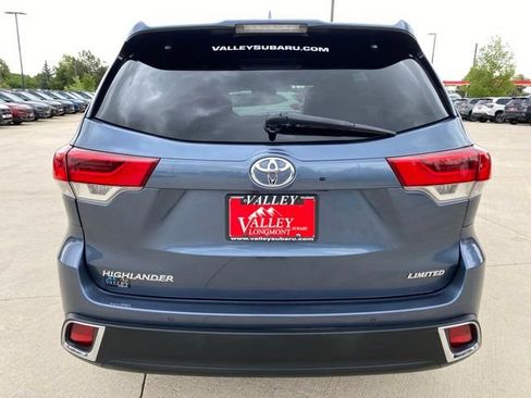 Used 2017 Toyota Highlander Limited w/ Carpet Mat Package FWD image 4