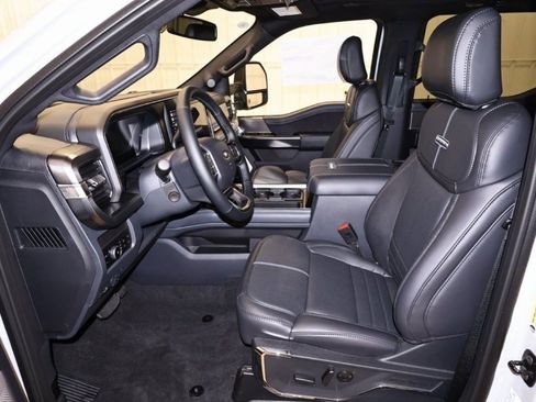 Used 2026 Ford F450 Platinum w/ FX4 Off-Road Package image 3