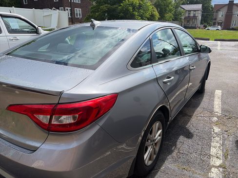 Used 2015 Hyundai Sonata SE FWD image 6