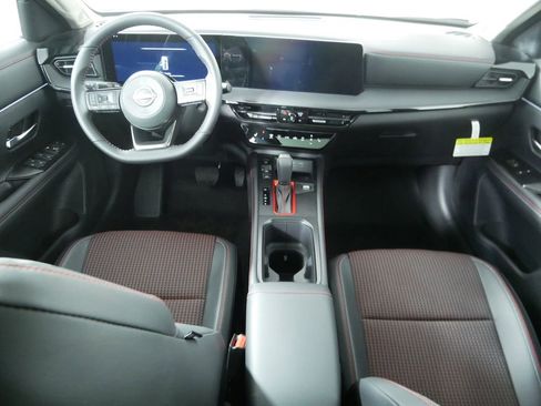 New 2026 Nissan Kicks SR w/ SR Premium Package AWD/4WD image 19