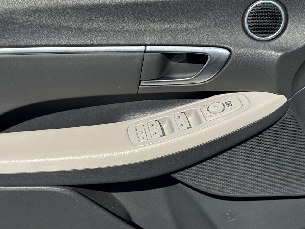 Used 2023 Hyundai Sonata SEL w/ Cargo Package FWD image 3