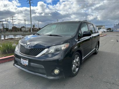 Used 2011 Toyota Sienna SE