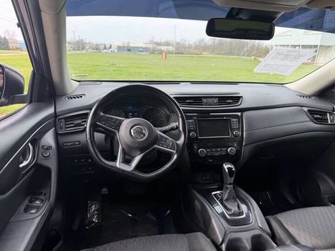 Used 2020 Nissan Rogue SV FWD image 8