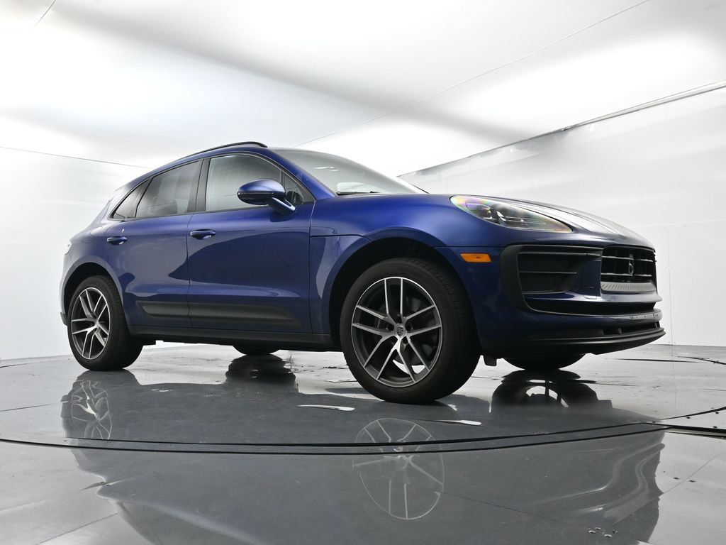 Certified 2024 Porsche Macan AWD/4WD image 52