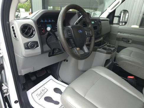 Used 2022 Ford E-350 and Econoline 350 Super Duty w/ Power Windows & Locks Group image 16