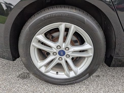 Used 2018 Ford Fusion SE w/ Fusion SE Technology Package FWD image 19