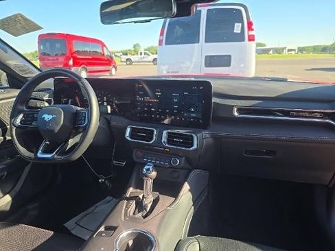 Used 2025 Ford Mustang Premium RWD image 10