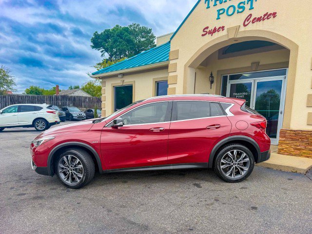 Used 2018 INFINITI QX30 Premium w/ Cargo Package AWD/4WD image 27