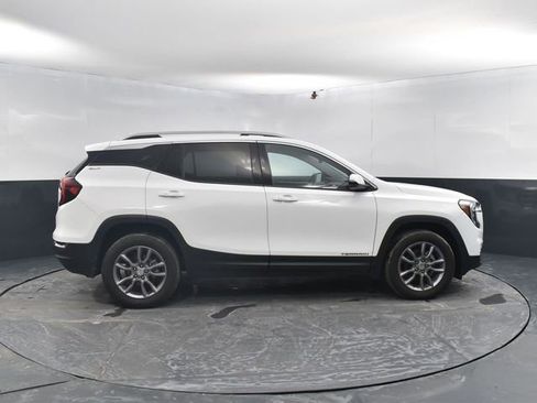 Used 2023 GMC Terrain SLT image 11