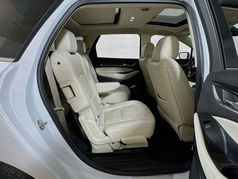 Used 2022 Buick Enclave Premium w/ Experience Buick Package image 28