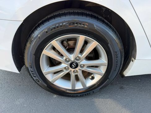 Used 2016 Hyundai Sonata SE w/ Cargo Package FWD image 27