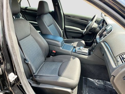Used 2023 Chrysler 300 Touring w/ Sport Appearance Package RWD image 26
