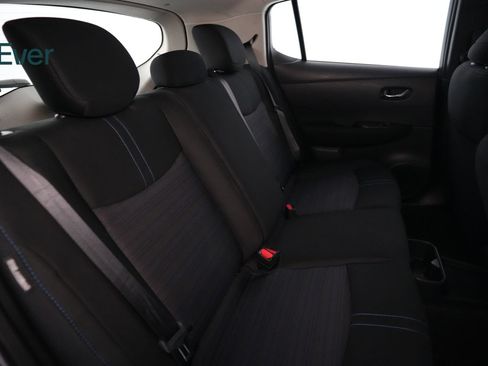 Used 2025 Nissan Leaf S FWD image 5