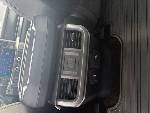 Used 2022 Ford F150 Lariat image 17