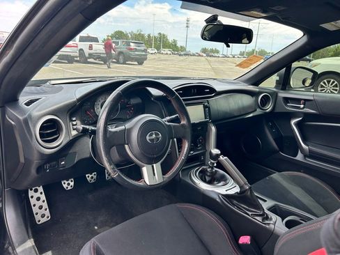Used 2014 Scion FR-S RWD image 8