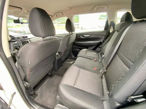 Used 2018 Nissan Rogue S AWD/4WD image 16