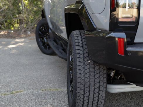 New 2026 GMC Hummer EV SUV image 58