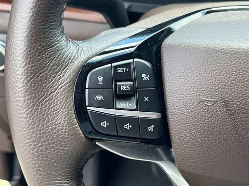 Certified 2022 Ford Explorer King Ranch w/ Premium Technology Package image 25