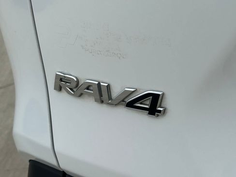 Used 2023 Toyota RAV4 LE FWD image 12